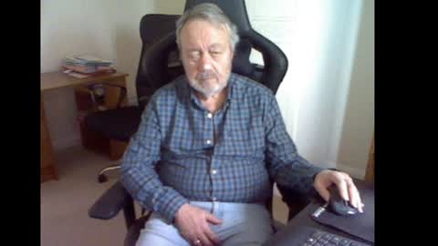 Snapshot of erasmus_d chatting on January 27, 2025, 12:48 pm erasmus_d online show from January 27, 2025, 12:48 pm