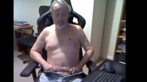 Snapshot of erasmus_d chatting on February 6, 2025, 6:24 pm erasmus_d online show from February 6, 2025, 6:24 pm