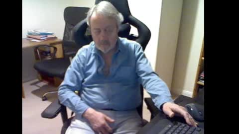 Snapshot of erasmus_d chatting on February 14, 2025, 6:19 pm erasmus_d online show from February 14, 2025, 6:19 pm