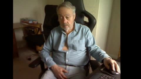 Snapshot of erasmus_d chatting on March 6, 2025, 5:33 pm erasmus_d online show from March 6, 2025, 5:33 pm