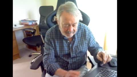 Snapshot of erasmus_d chatting on September 12, 2025, 5:02 pm erasmus_d online show from September 12, 2025, 5:02 pm