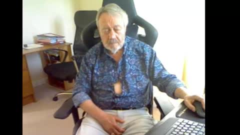 Snapshot of erasmus_d chatting on September 13, 2025, 5:13 pm erasmus_d online show from September 13, 2025, 5:13 pm