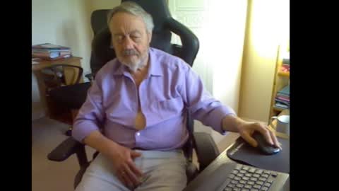 Snapshot of erasmus_d chatting on September 15, 2025, 5:35 pm erasmus_d online show from September 15, 2025, 5:35 pm