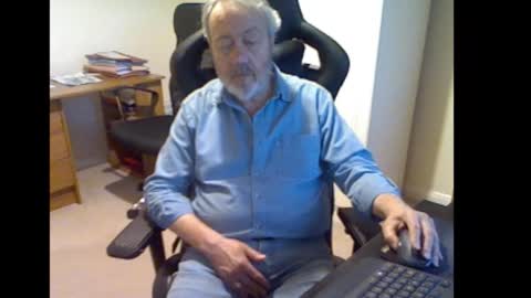 Snapshot of erasmus_d chatting on September 26, 2025, 5:28 pm erasmus_d online show from September 26, 2025, 5:28 pm