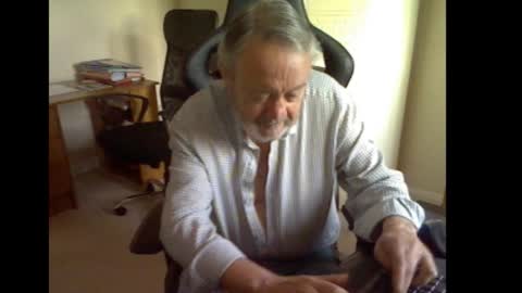 Snapshot of erasmus_d chatting on October 7, 2025, 4:59 pm erasmus_d online show from October 7, 2025, 4:59 pm