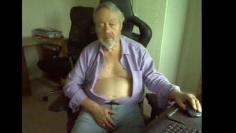 Snapshot of erasmus_d chatting on October 13, 2025, 4:40 pm erasmus_d online show from October 13, 2025, 4:40 pm