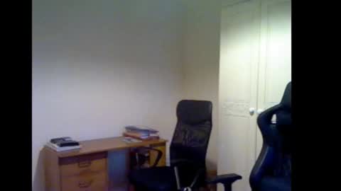 Snapshot of erasmus_d chatting on October 15, 2025, 4:40 pm erasmus_d online show from October 15, 2025, 4:40 pm