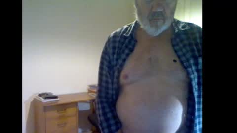 Snapshot of erasmus_d chatting on October 23, 2025, 5:33 pm erasmus_d online show from October 23, 2025, 5:33 pm