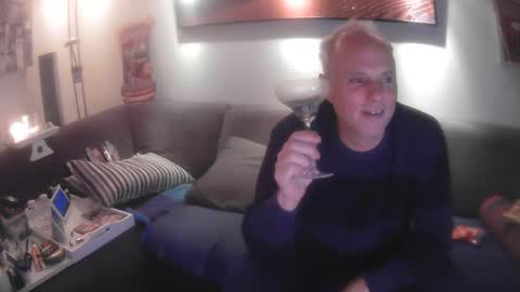 Snapshot of eric204 chatting on December 8, 2024, 6:50 pm Eric online show from December 8, 2024, 6:50 pm