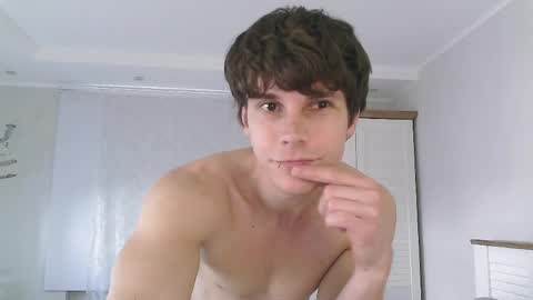 Snapshot of eric_crush chatting on June 3, 2026, 4:26 am Eric Crush online show from June 3, 2026, 4:26 am
