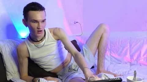 Snapshot of eric_dark chatting on September 14, 2025, 6:29 pm Eric online show from September 14, 2025, 6:29 pm