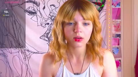 Erica Winterr online show from September 25, 2025, 4:05 am