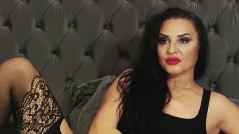 Snapshot of ericarosse chatting on December 2, 2024, 10:12 pm Erica online show from December 2, 2024, 10:12 pm