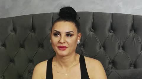 Snapshot of ericarosse chatting on December 12, 2024, 7:04 pm Erica online show from December 12, 2024, 7:04 pm