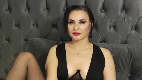 Snapshot of ericarosse chatting on December 15, 2024, 11:20 pm Erica online show from December 15, 2024, 11:20 pm