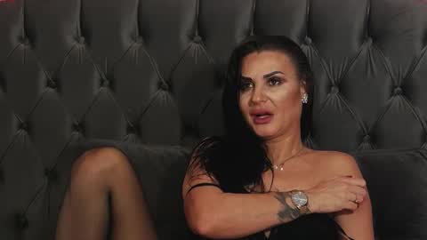 Snapshot of ericarosse chatting on February 1, 2025, 10:34 pm Erica online show from February 1, 2025, 10:34 pm