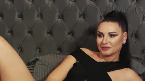 Snapshot of ericarosse chatting on February 20, 2025, 10:04 pm Erica online show from February 20, 2025, 10:04 pm