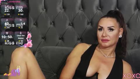 Snapshot of ericarosse chatting on September 18, 2025, 8:11 pm Erica online show from September 18, 2025, 8:11 pm