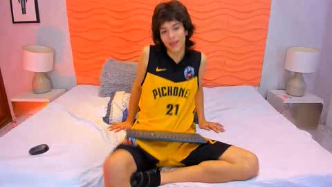 erick_ferrer online show from March 12, 2026, 9:10 pm