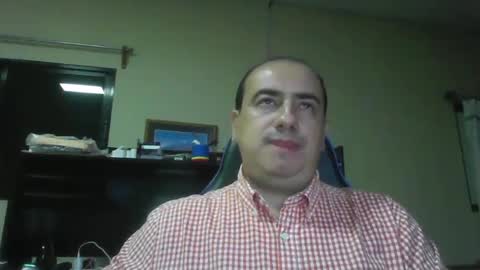 Snapshot of erik1781 chatting on December 17, 2024, 4:45 am erik1781 online show from December 17, 2024, 4:45 am