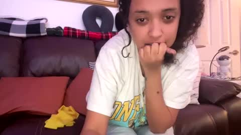 Snapshot of erik339102554 chatting on December 24, 2024, 3:37 pm Lea Erik online show from December 24, 2024, 3:37 pm