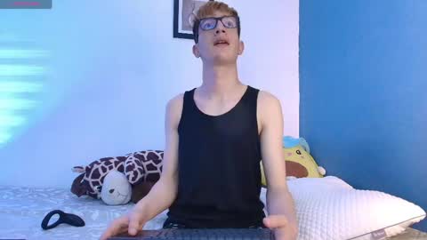 Snapshot of erik_golden_ chatting on May 7, 2026, 8:47 pm I am Erik online show from May 7, 2026, 8:47 pm