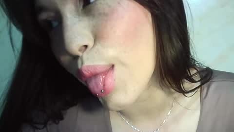 Snapshot of erika_depp chatting on May 3, 2026, 2:06 am Erika online show from May 3, 2026, 2:06 am