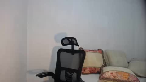 Snapshot of erika_madrigal chatting on December 7, 2024, 1:07 pm erika_madrigal online show from December 7, 2024, 1:07 pm