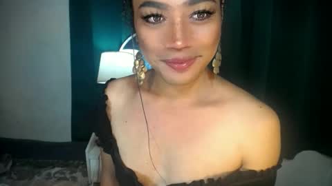 Snapshot of erika_madrigal chatting on October 13, 2025, 9:04 pm erika_madrigal online show from October 13, 2025, 9:04 pm