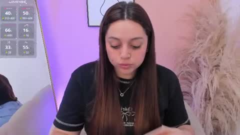 Snapshot of erika_mendez1 chatting on July 2, 2026, 6:58 pm Erika Mendez online show from July 2, 2026, 6:58 pm