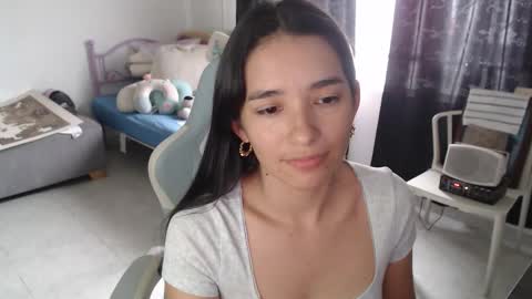 erina_1 online show from February 3, 2026, 5:29 pm
