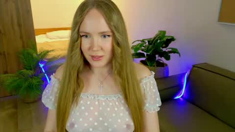 Snapshot of erinmilk chatting on May 28, 2026, 5:32 pm Erin online show from May 28, 2026, 5:32 pm