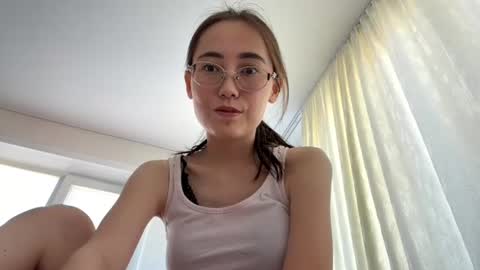 Snapshot of erinnthurmond chatting on July 16, 2026, 12:11 pm Luna online show from July 16, 2026, 12:11 pm