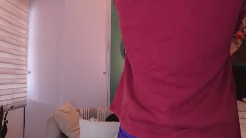Snapshot of erisleon chatting on July 23, 2026, 2:15 pm online show from July 23, 2026, 2:15 pm