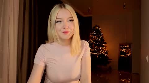 Snapshot of erlenbayer chatting on February 25, 2026, 8:18 pm Chanel online show from February 25, 2026, 8:18 pm