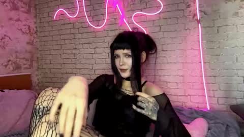 Snapshot of ernestinezalesky chatting on February 15, 2026, 8:13 am Nina online show from February 15, 2026, 8:13 am