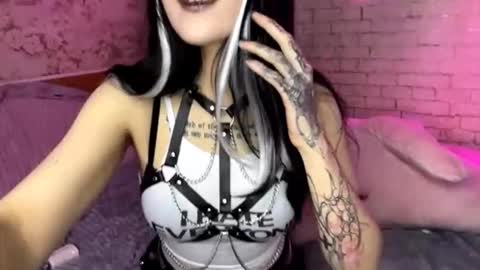 Snapshot of ernestinezalesky chatting on February 18, 2026, 11:06 am Nina online show from February 18, 2026, 11:06 am