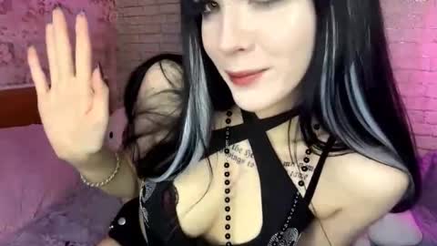 Snapshot of ernestinezalesky chatting on February 19, 2026, 11:06 am Nina online show from February 19, 2026, 11:06 am