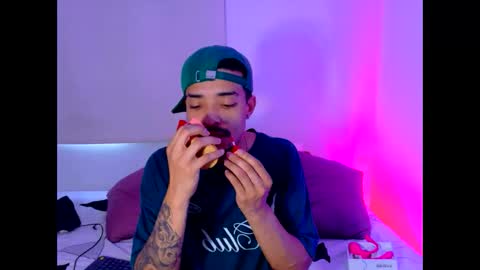 Eros online show from December 3, 2025, 7:12 pm