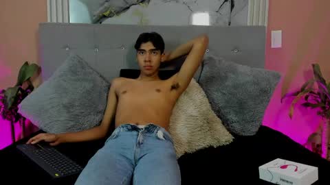 Eros Lux1 online show from April 9, 2026, 12:10 pm