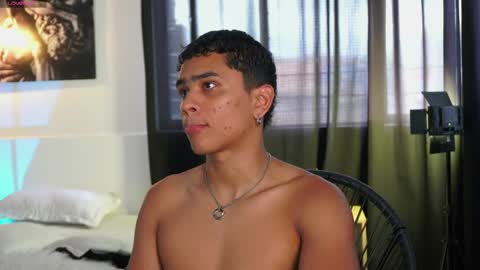 Snapshot of eroswild_ chatting on April 27, 2026, 7:45 pm Eros Wild online show from April 27, 2026, 7:45 pm