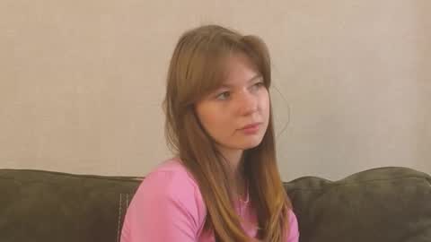 Lily online show from October 21, 2025, 3:13 pm