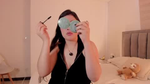 Snapshot of erotic_boobs chatting on May 26, 2026, 8:05 pm Karen online show from May 26, 2026, 8:05 pm