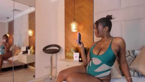 Snapshot of eroticalana_ chatting on February 6, 2026, 12:37 am Alana online show from February 6, 2026, 12:37 am