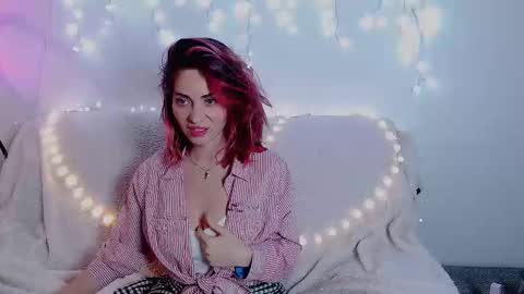 Snapshot of eroticgiftxxx chatting on January 27, 2025, 3:07 pm LylaXXX online show from January 27, 2025, 3:07 pm