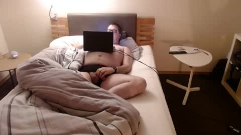 Snapshot of ersuchtspass1987 chatting on December 31, 2024, 4:27 am ersuchtspass1987 online show from December 31, 2024, 4:27 am
