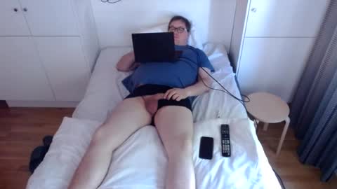 Snapshot of ersuchtspass1987 chatting on August 9, 2026, 9:14 am ersuchtspass1987 online show from August 9, 2026, 9:14 am