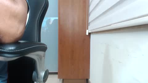 Snapshot of escorpion51 chatting on February 23, 2025, 11:33 am escorpion51 online show from February 23, 2025, 11:33 am