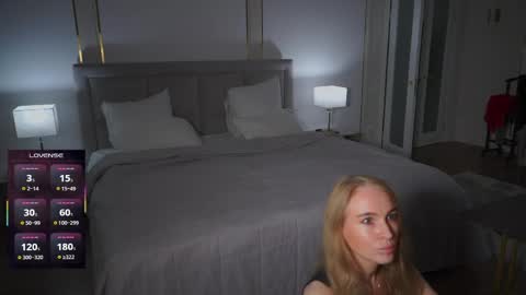Snapshot of eseniyalove chatting on June 1, 2026, 11:23 am Eseniya online show from June 1, 2026, 11:23 am