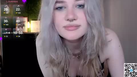 Snapshot of eshleeeygreen chatting on July 6, 2026, 12:13 pm EshleGreen online show from July 6, 2026, 12:13 pm